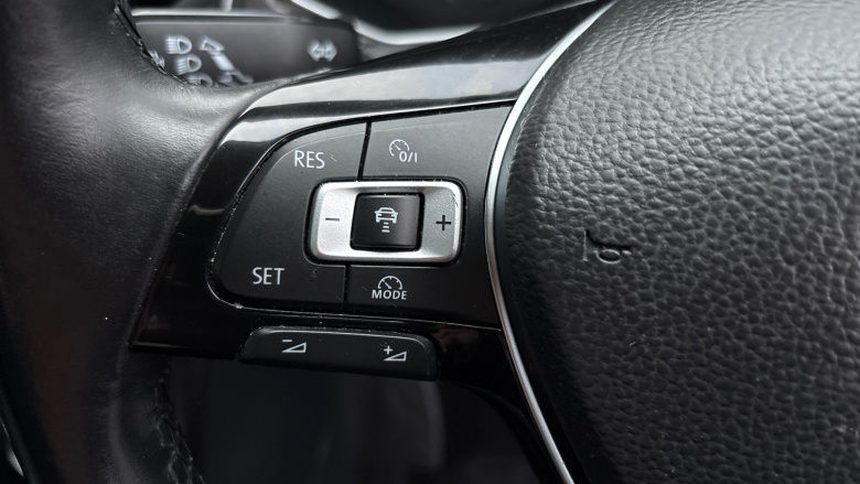 Volkswagen T-Roc 1.0 TSI SE 5dr Petrol Hatchback